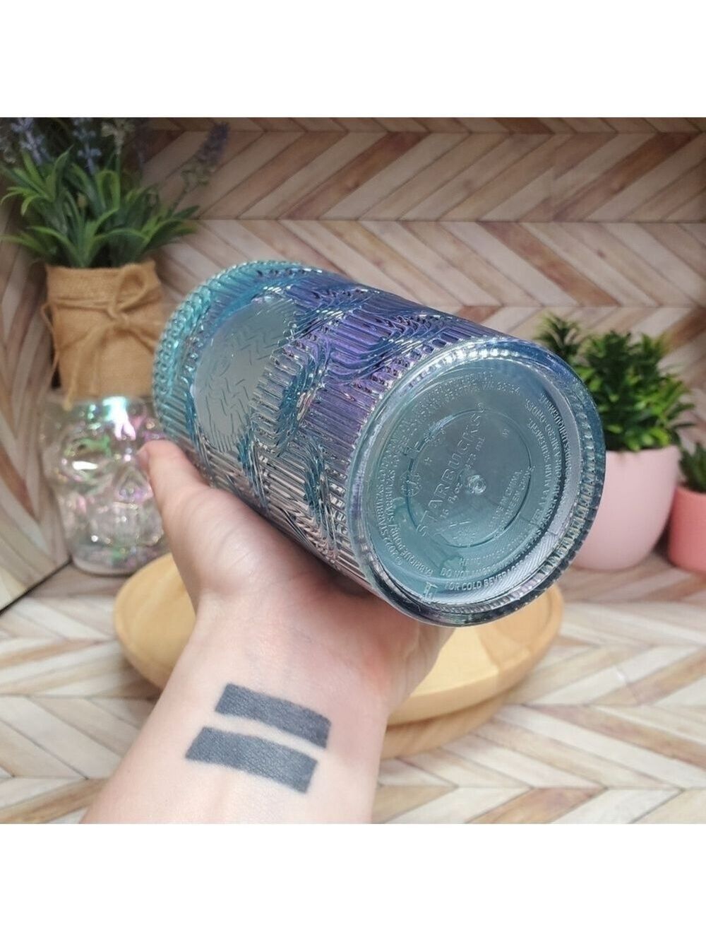 Starbucks 2022 Iridescent Mermaid Scale Holographic Grande Tumbler 🧜‍♀️ - Picture 6 of 6